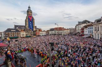 Peperbus in Bergen op Zoom aangekleed door Heeren